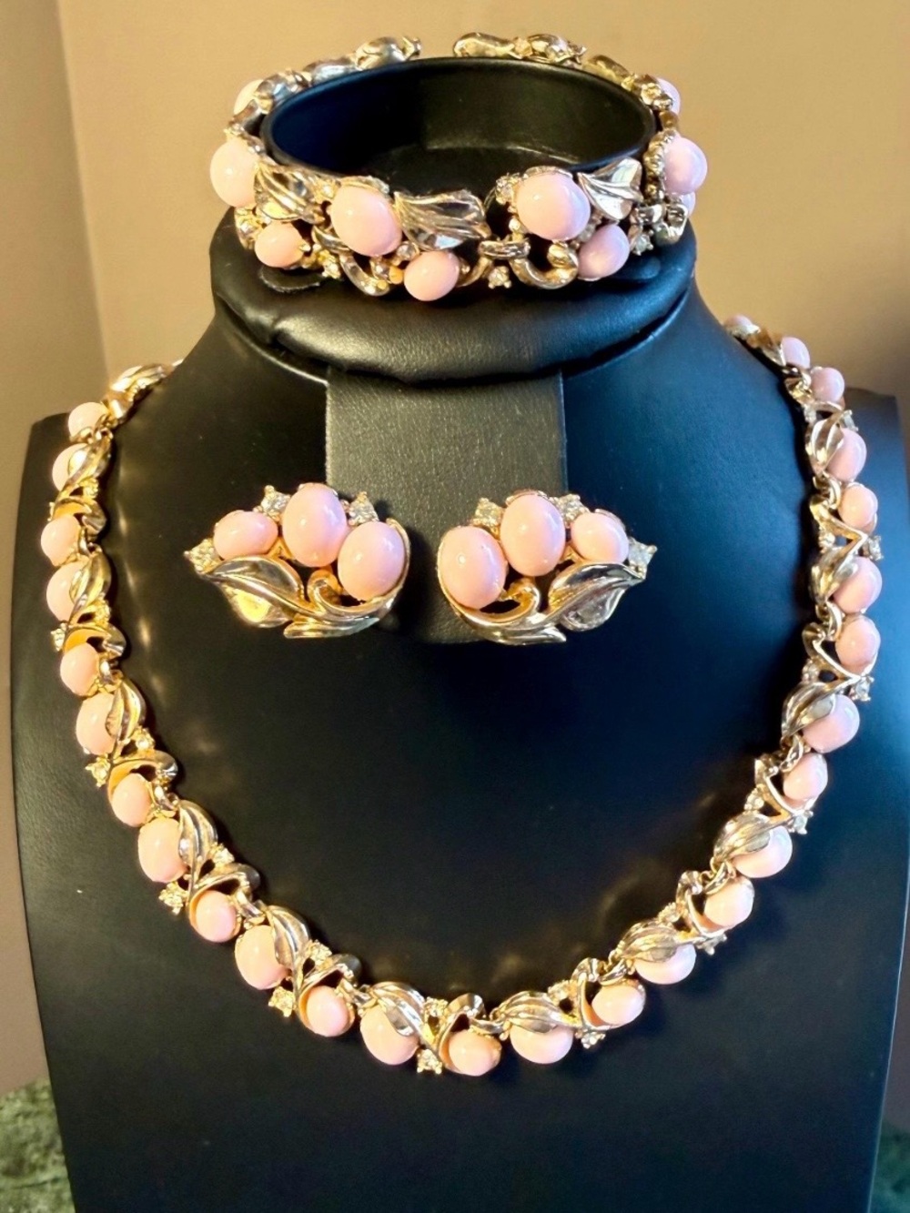 Signed Crown Trifari Pink Cabochon Rhinestone Jewelry Set - Picture 2 of 12